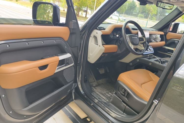 Used Land Rover Defender 2024 110 3.0T P400 Dark Edition Driver Seat