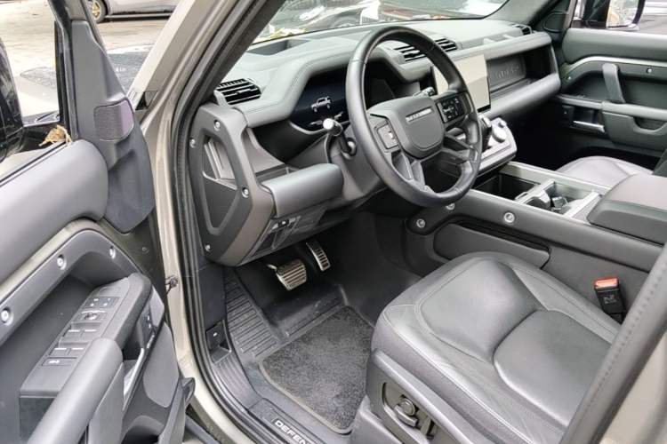 Used Land Rover Defender 2024 110 3.0T P400 X-DYNAMIC HSE Driver Seat