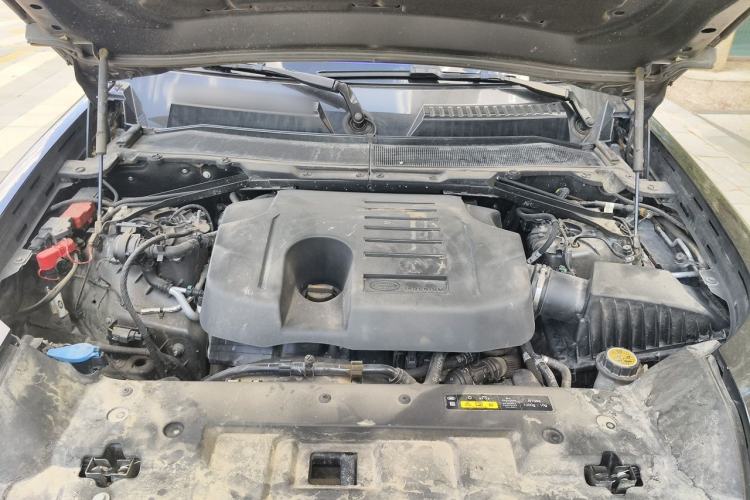 Used Land Rover Defender 2024 110 3.0T P400 Dark Edition Engine Bay