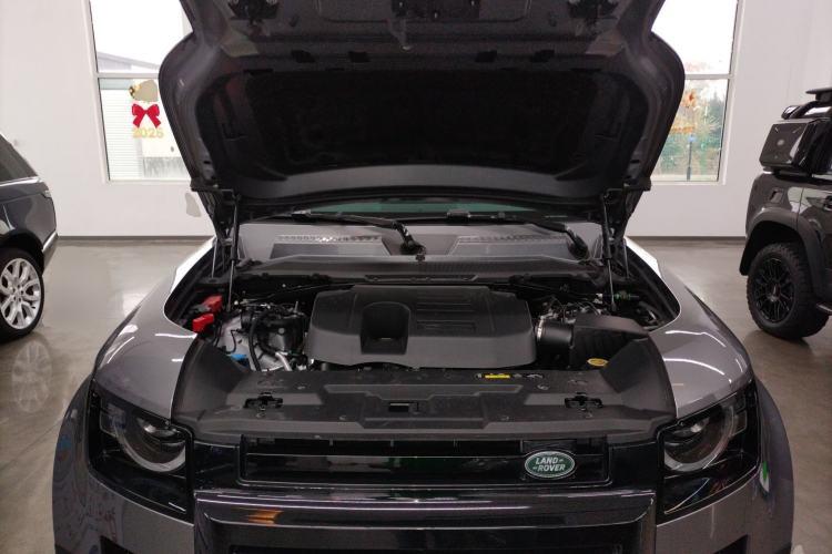 Used Land Rover Defender 2024 110 3.0T P400 X-DYNAMIC HSE Engine Bay