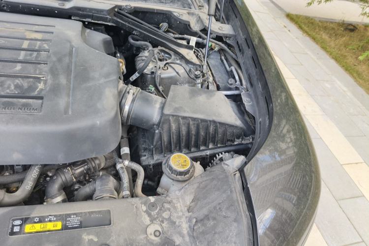 Used Land Rover Defender 2024 110 3.0T P400 Dark Edition Engine Bay Left
