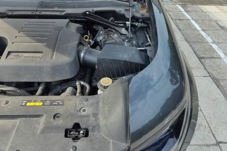 Used Land Rover Defender 2024 110 3.0T P400 X-DYNAMIC HSE Engine Bay Left