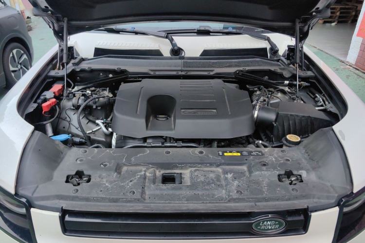 Used Land Rover Defender 2024 110 3.0T P400 X-DYNAMIC HSE Engine Bay