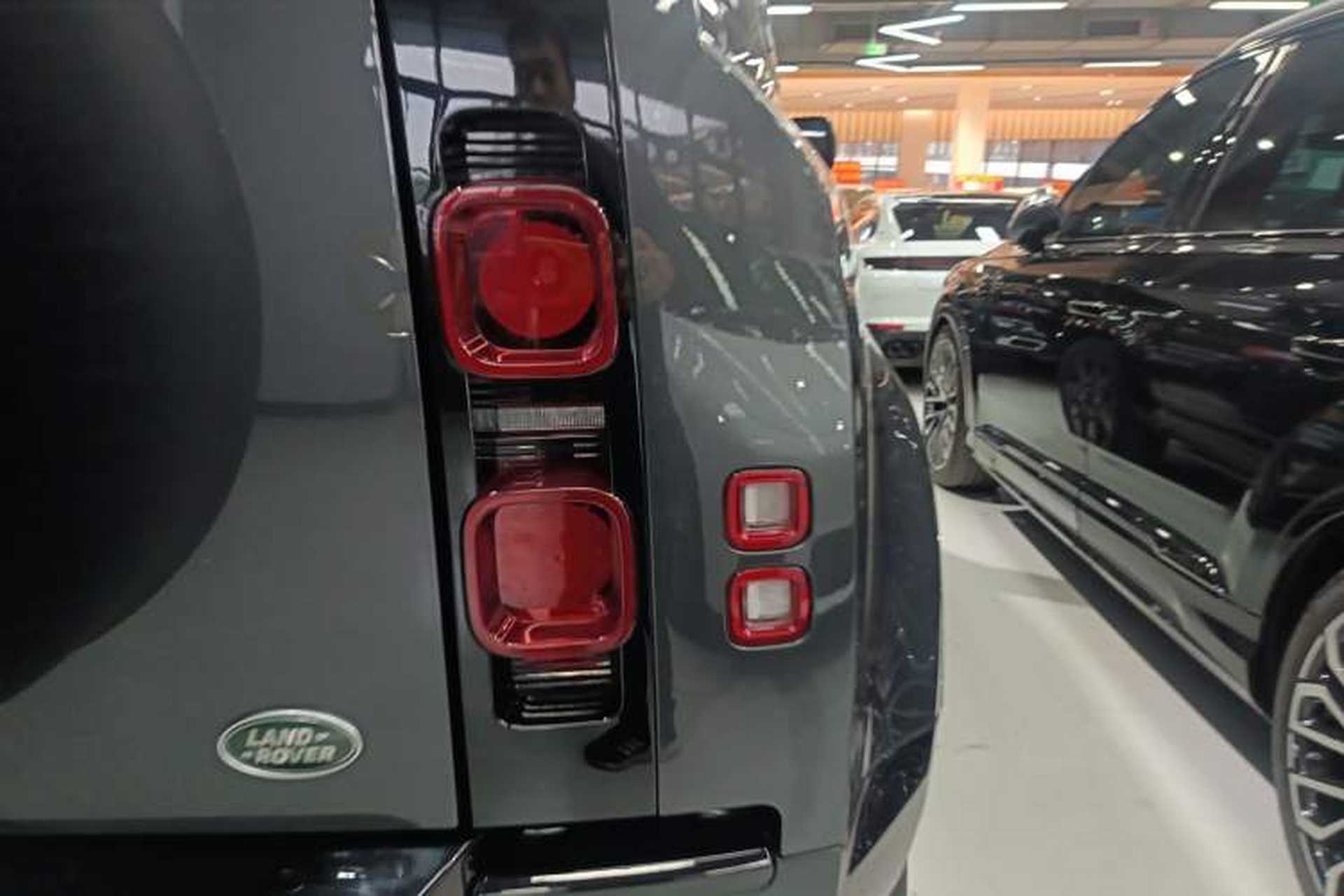 Used Land Rover Defender 2024 110 3.0T P400 X-DYNAMIC HSE Exterior 3