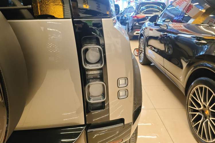 Used Land Rover Defender 2024 110 3.0T P400 X-DYNAMIC HSE Exterior 3