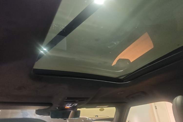 Used Land Rover Defender 2024 110 3.0T P400 X-DYNAMIC HSE Headliner