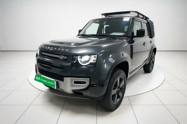 Ojetý Land Rover Defender 2024 110 3.0T P400 X-DYNAMIC HSE