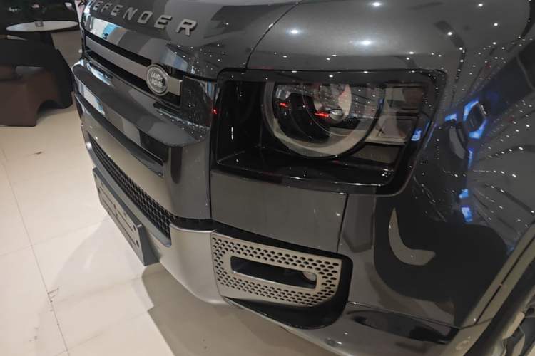 Used Land Rover Defender 2024 110 3.0T P400 X-DYNAMIC HSE Left Front Headlight