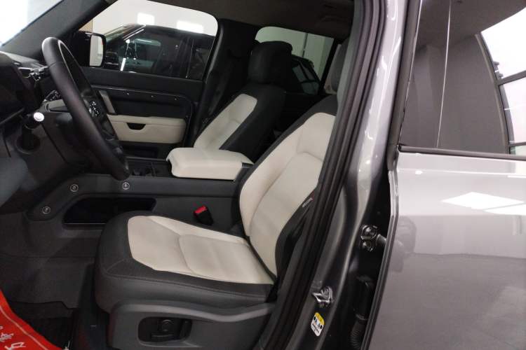 Used Land Rover Defender 2024 110 3.0T P400 X-DYNAMIC HSE Left Front Seat