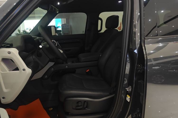 Used Land Rover Defender 2024 110 3.0T P400 X-DYNAMIC HSE Left Front Seat