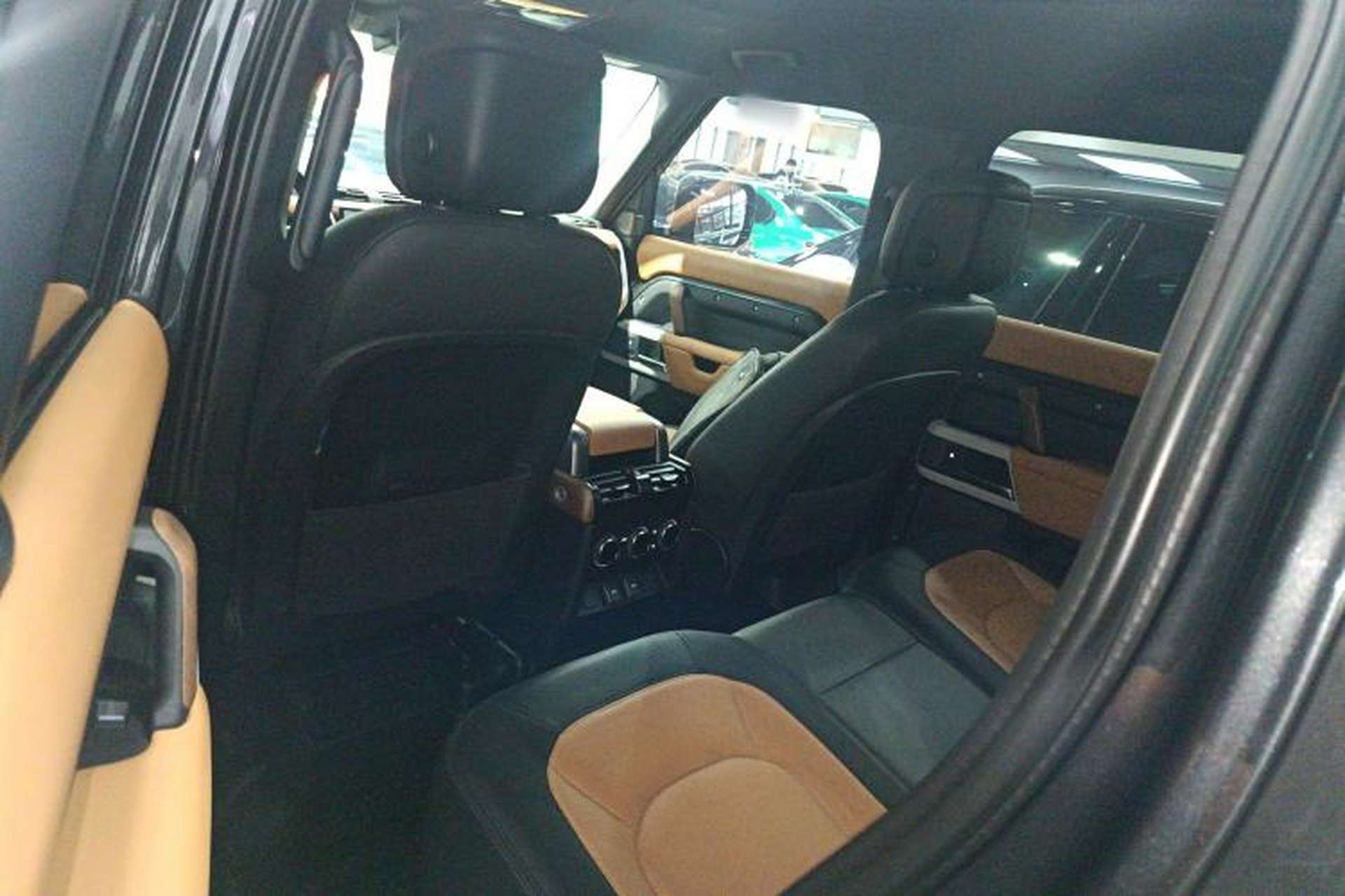 Used Land Rover Defender 2024 110 3.0T P400 X-DYNAMIC HSE Left Rear Seat