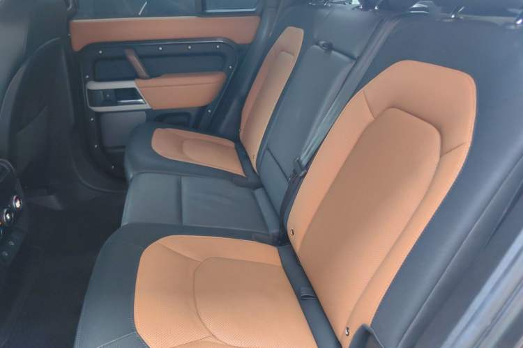 Used Land Rover Defender 2024 110 3.0T P400 X-DYNAMIC HSE Left Rear Seat