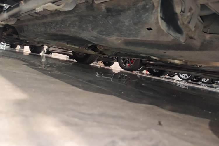 Used Land Rover Defender 2024 110 3.0T P400 X-DYNAMIC HSE Left Side Sill