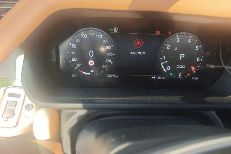 Used Land Rover Defender 2024 110 3.0T P400 X-DYNAMIC HSE Odometer Close Up