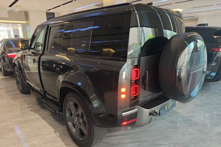 Used Land Rover Defender 2024 110 3.0T P400 X-DYNAMIC HSE Rear Left 45 Deg
