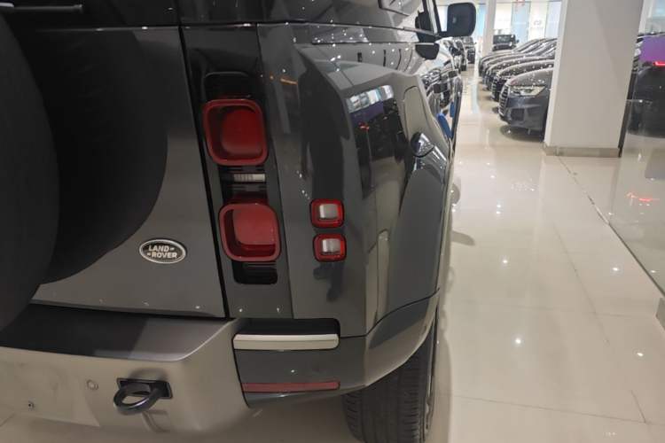 Used Land Rover Defender 2024 110 3.0T P400 X-DYNAMIC HSE Right Rear Taillight