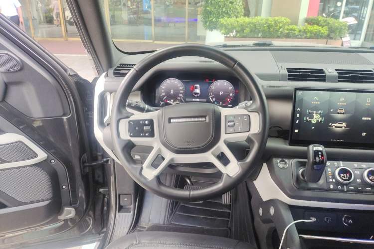Used Land Rover Defender 2024 110 3.0T P400 X-DYNAMIC HSE Steering Wheel