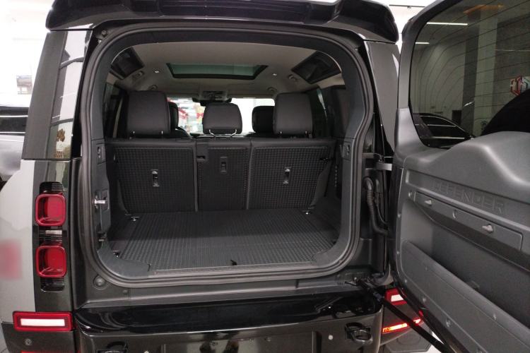 Used Land Rover Defender 2024 110 3.0T P400 X-DYNAMIC HSE Trunk