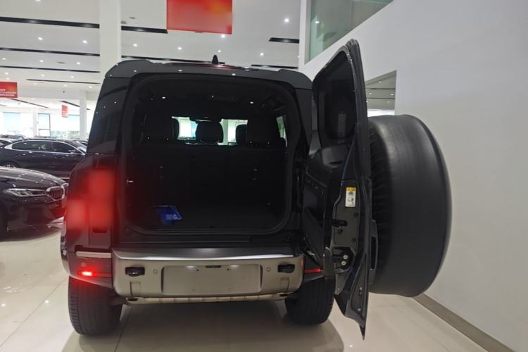 Used Land Rover Defender 2024 110 3.0T P400 X-DYNAMIC HSE Trunk