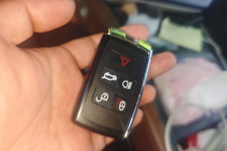 Used Land Rover Defender 2024 110 3.0T P400 X-DYNAMIC HSE Vehicle Key