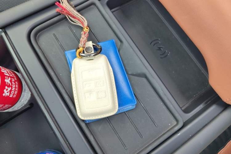 Used Land Rover Defender 2024 110 3.0T P400 X-DYNAMIC HSE Vehicle Key