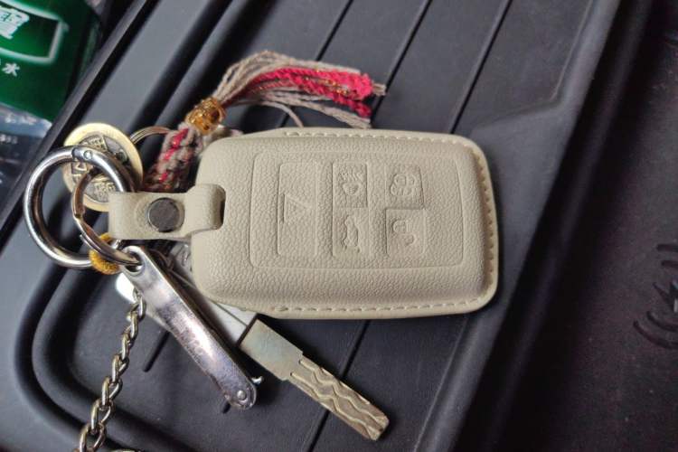 Used Land Rover Defender 2024 110 3.0T P400 X-DYNAMIC HSE Vehicle Key