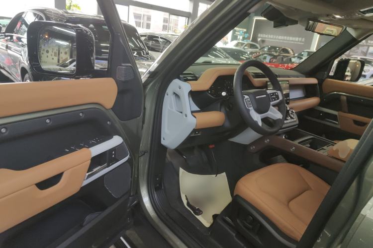 Used Land Rover Defender 2024 110 3.0T P400 Dark Edition Driver Seat