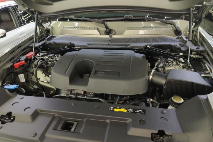 Used Land Rover Defender 2024 110 3.0T P400 Dark Edition Engine Bay