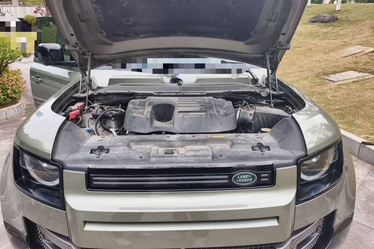 Used Land Rover Defender 2024 110 3.0T P400 X-DYNAMIC HSE Engine Bay