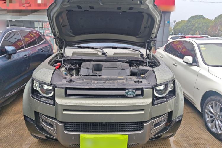 Used Land Rover Defender 2024 110 3.0T P400 X-DYNAMIC HSE Engine Bay