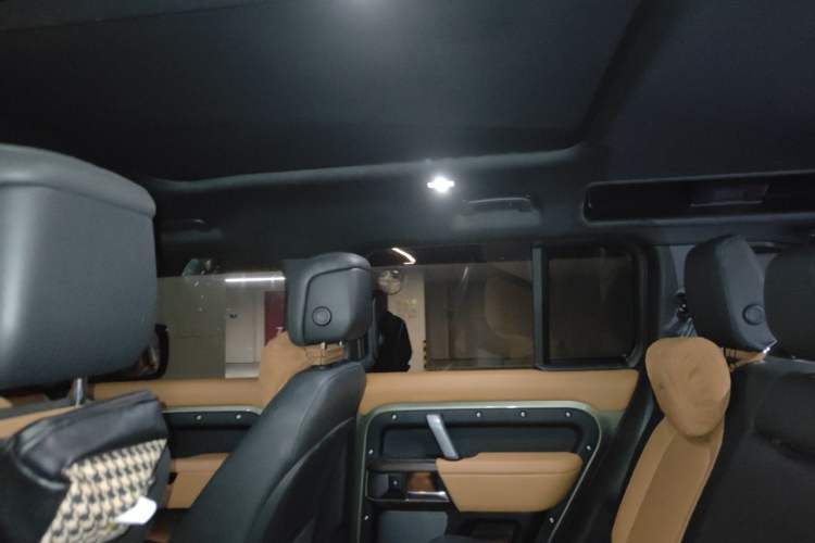 Used Land Rover Defender 2024 110 3.0T P400 X-DYNAMIC HSE Headliner