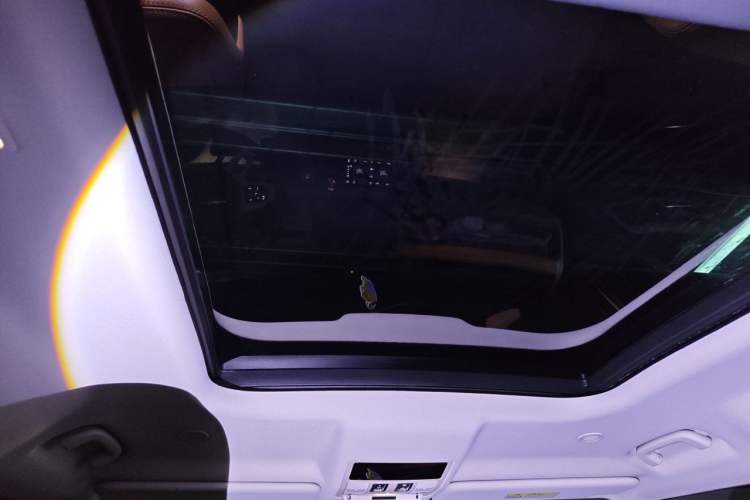 Used Land Rover Defender 2024 110 3.0T P400 Dark Edition Headliner