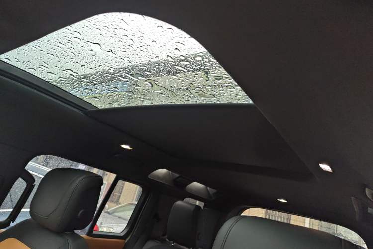 Used Land Rover Defender 2024 110 3.0T P400 X-DYNAMIC HSE Headliner