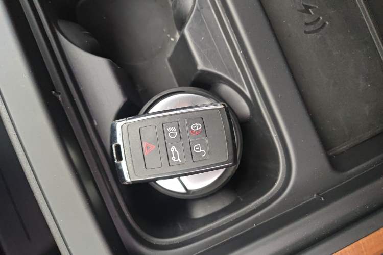 Used Land Rover Defender 2024 110 3.0T P400 X-DYNAMIC HSE Interior 1