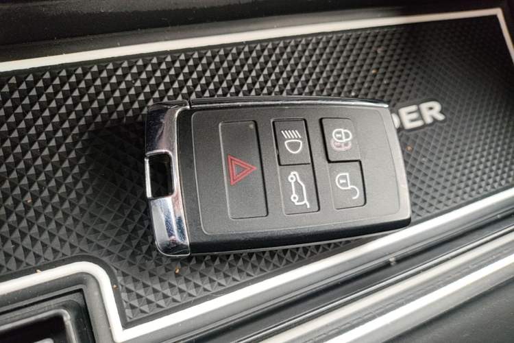 Used Land Rover Defender 2024 90 3.0T P400 HSE Interior 1