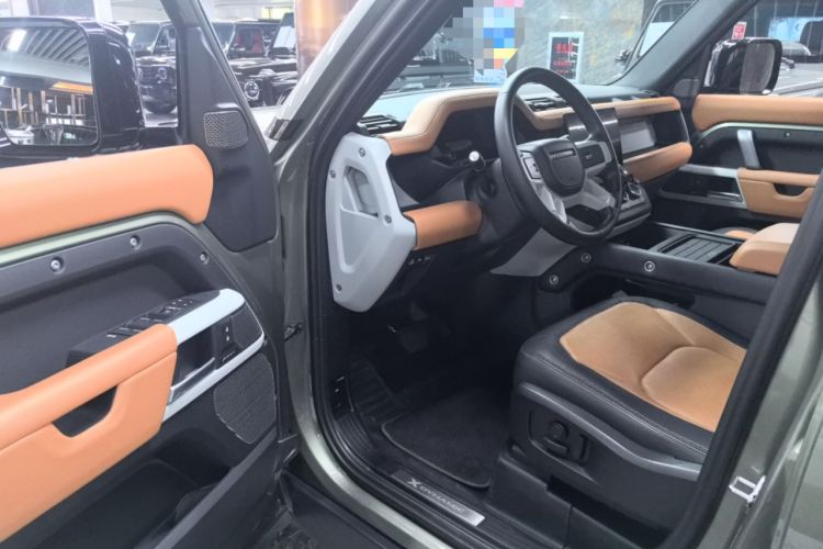 Used Land Rover Defender 2024 110 3.0T P400 X-DYNAMIC HSE Interior 2