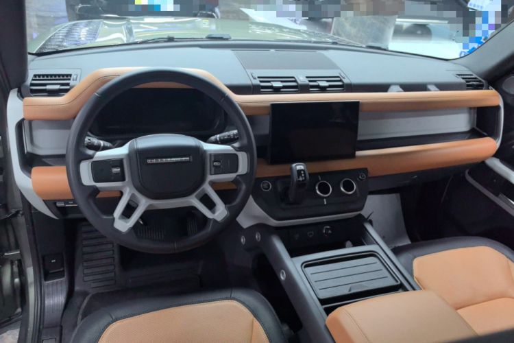 Used Land Rover Defender 2024 110 3.0T P400 X-DYNAMIC HSE Interior 3