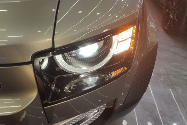 Used Land Rover Defender 2024 110 3.0T P400 Dark Edition Left Front Headlight