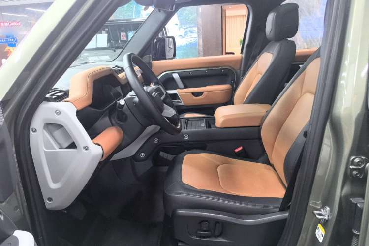 Used Land Rover Defender 2024 110 3.0T P400 X-DYNAMIC HSE Left Front Seat
