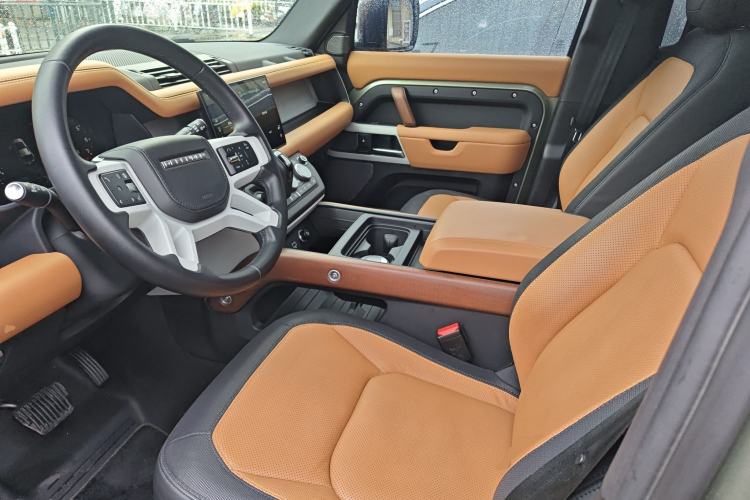 Used Land Rover Defender 2024 110 3.0T P400 X-DYNAMIC HSE Left Front Seat