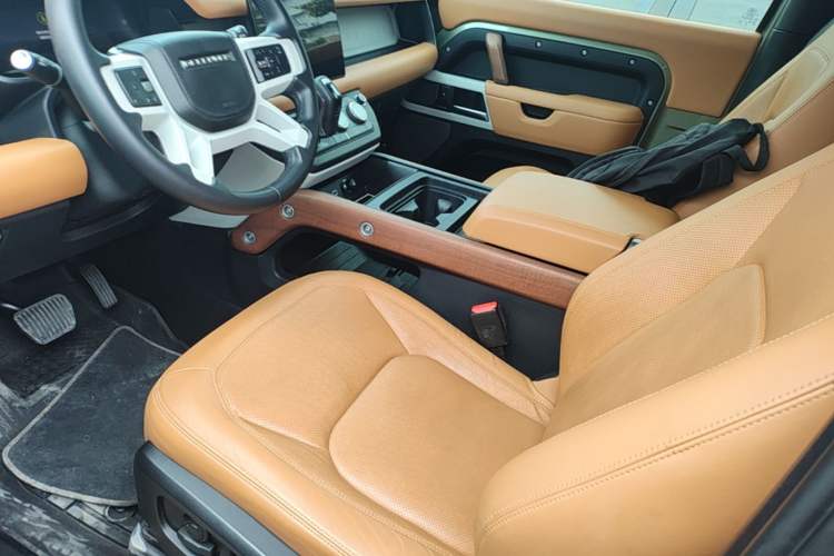 Used Land Rover Defender 2024 90 3.0T P400 HSE Left Front Seat