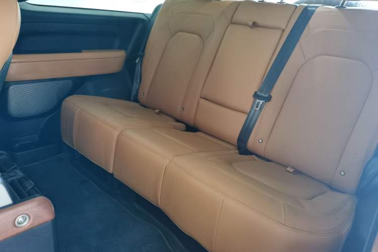 Used Land Rover Defender 2024 90 3.0T P400 HSE Left Rear Seat