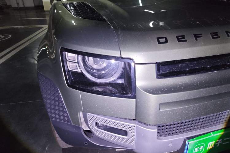 Used Land Rover Defender 2024 110 3.0T P400 Dark Edition Right Front Headlight