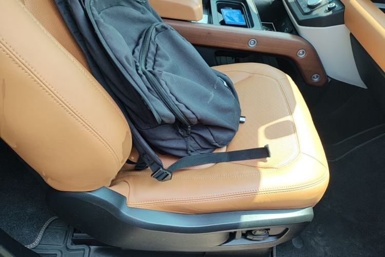 Used Land Rover Defender 2024 90 3.0T P400 HSE Right Front Seat