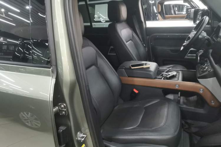 Used Land Rover Defender 2024 110 3.0T P400 X-DYNAMIC HSE Right Front Seat