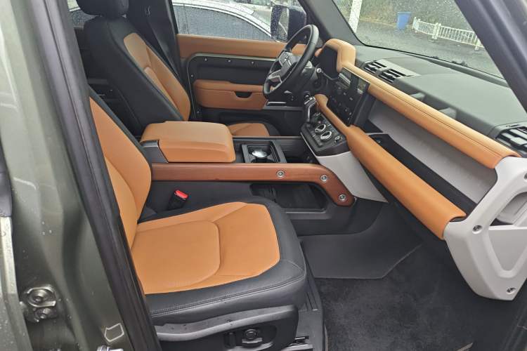 Used Land Rover Defender 2024 110 3.0T P400 X-DYNAMIC HSE Right Front Seat