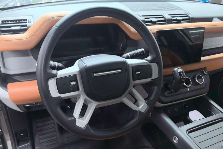 Used Land Rover Defender 2024 110 3.0T P400 X-DYNAMIC HSE Steering Wheel
