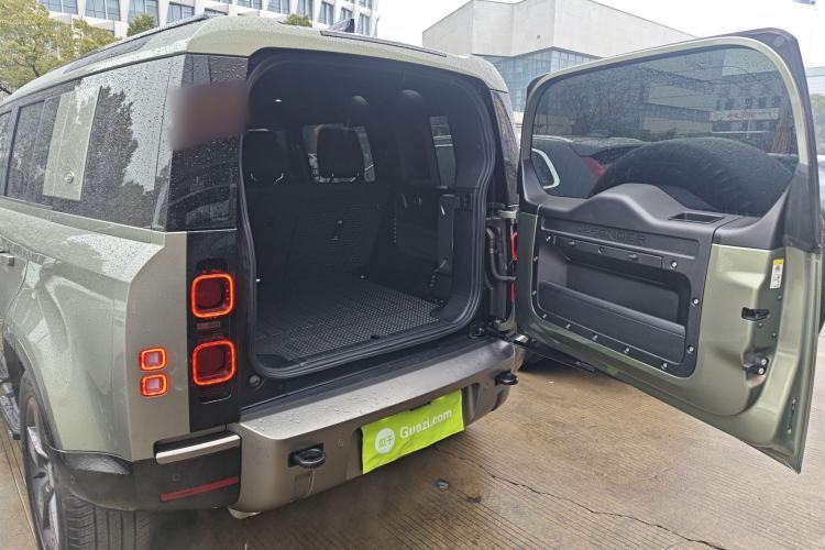 Used Land Rover Defender 2024 110 3.0T P400 X-DYNAMIC HSE Trunk
