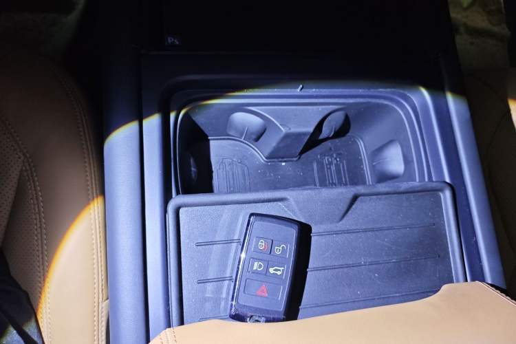 Used Land Rover Defender 2024 110 3.0T P400 Dark Edition Vehicle Key