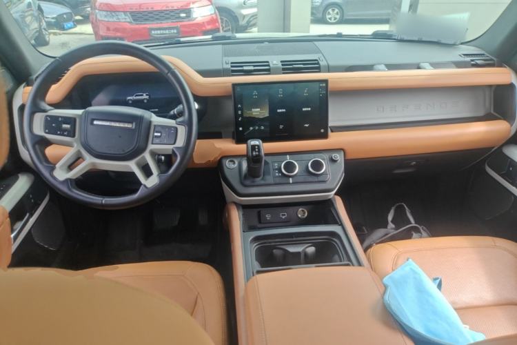 Used Land Rover Defender 2024 110 3.0T P400 Dark Edition Center Console